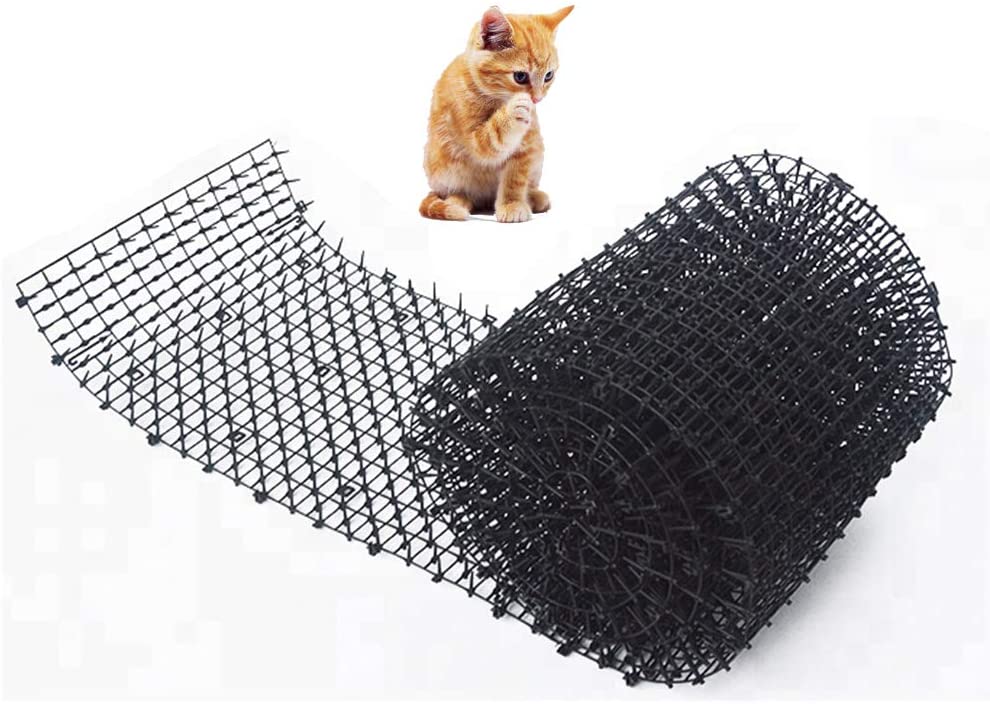 Proteja las zonas del jardín de la excavación: las tiras de espinillas evitan que las plagas como gatos, perros, conejos, ardillas, zorros y otras especies silvestres excaven áreas plantadas vulnerables en los jardines. Un repelente eficaz para gatos. Fácil de instalar: colocar justo debajo del nivel del suelo y cubrir ligeramente con tierra. Las tiras se pueden cortar a medida con tijeras y enganchar en varias tiras para extender la cantidad de protección. Duradero: resistente a la intemperie y a la intemperie de alta calidad de plástico disuasorio para pájaros, 1,8 cm x 30 cm x 2 m. Alta calidad: hecho de plástico negro reciclado, flexible que es discreto, duradero y resistente a la intemperie, se puede cortar a tamaño/forma. Permite el crecimiento de la planta: las tiras disuasorias flexibles permiten que las plantas crezcan a través de la malla de plástico y establezcan con éxito